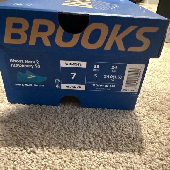 Brooks RunDisney Springtime Surprise Ghost Max 2 - Picture 2 of 4